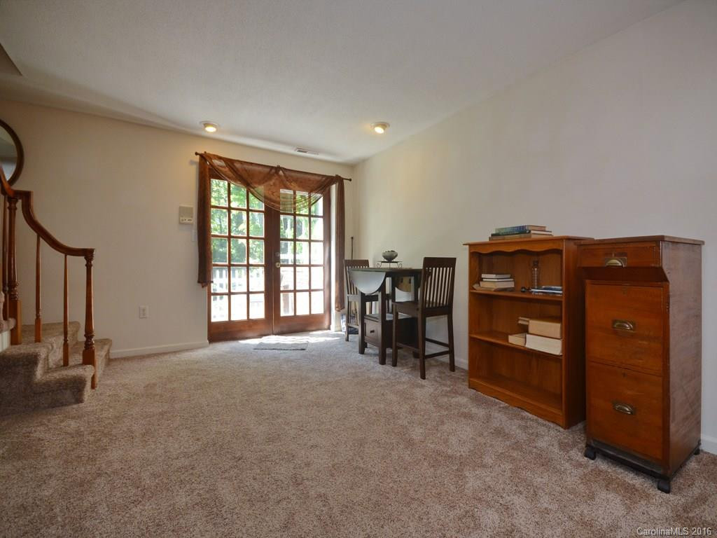 19 Heather Lane - Photo 16