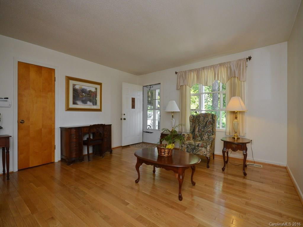 19 Heather Lane - Photo 3