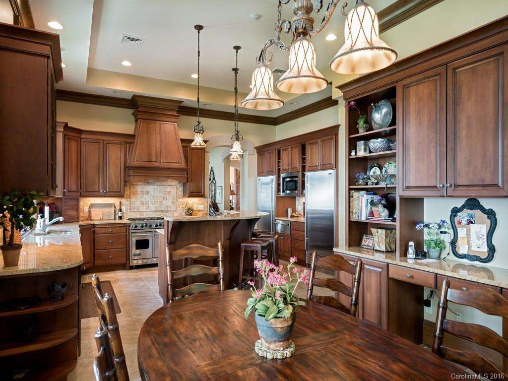 633 Altamont View - Photo 7
