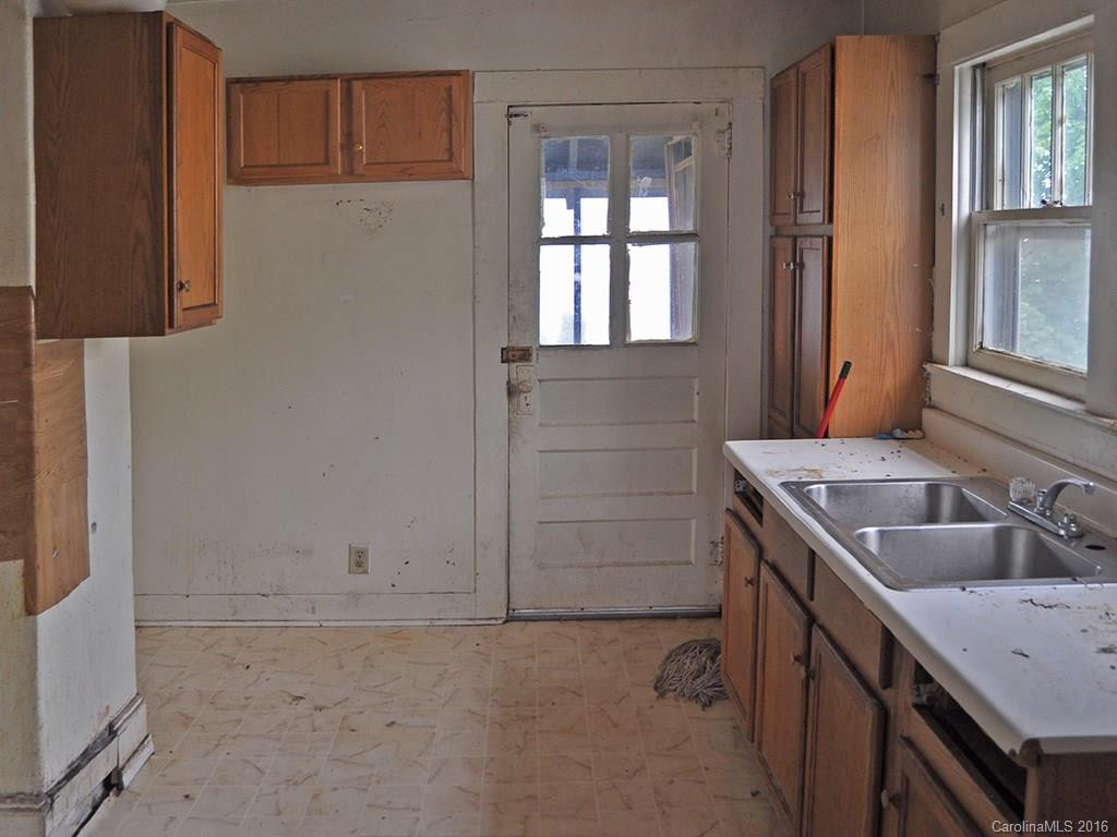 563 Depot Street - Photo 9