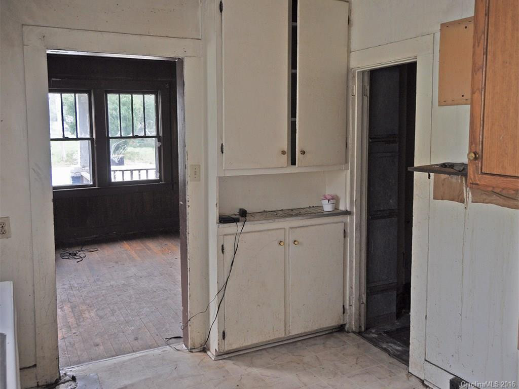 563 Depot Street - Photo 10