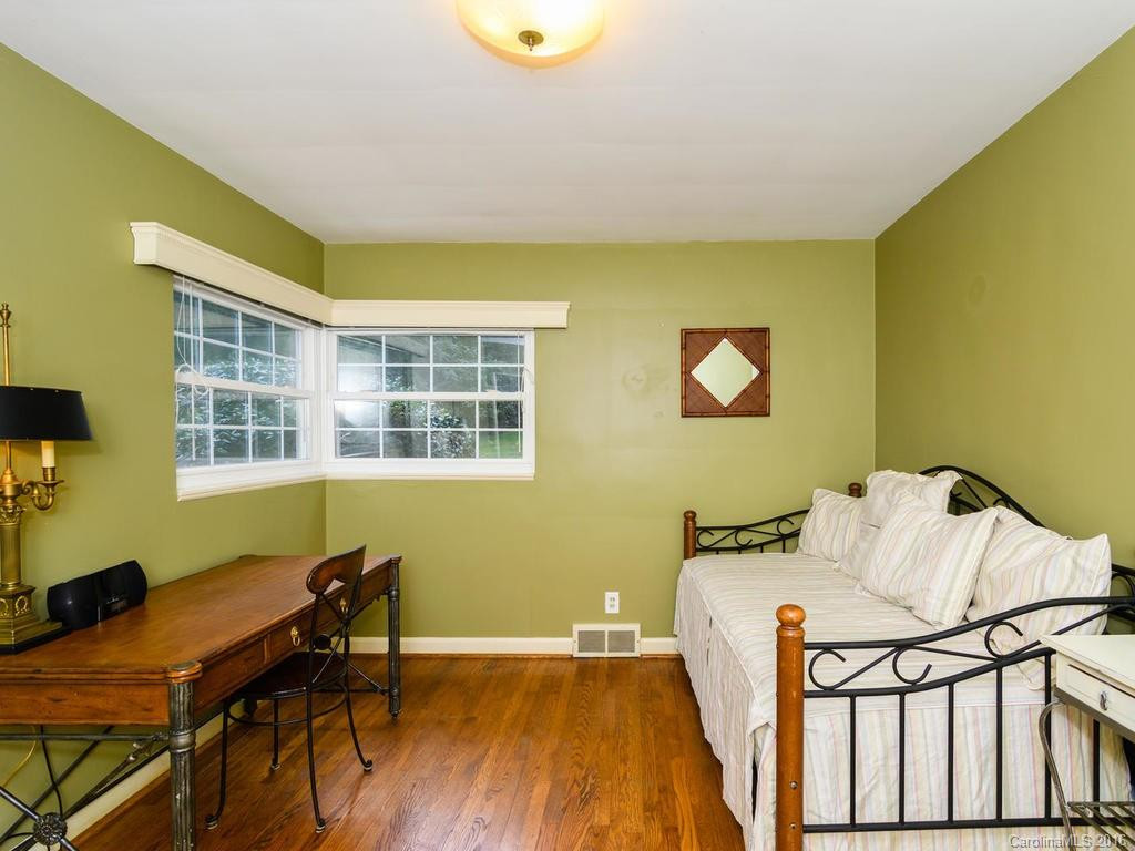 82 Midland Drive - Photo 12
