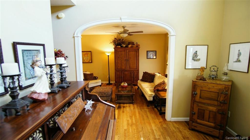 134 Douglas Drive - Photo 5