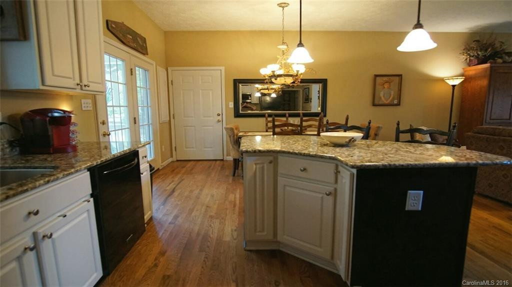 134 Douglas Drive - Photo 7