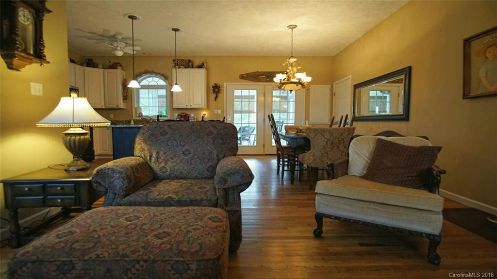 134 Douglas Drive - Photo 8