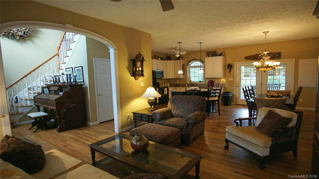 134 Douglas Drive - Photo 9