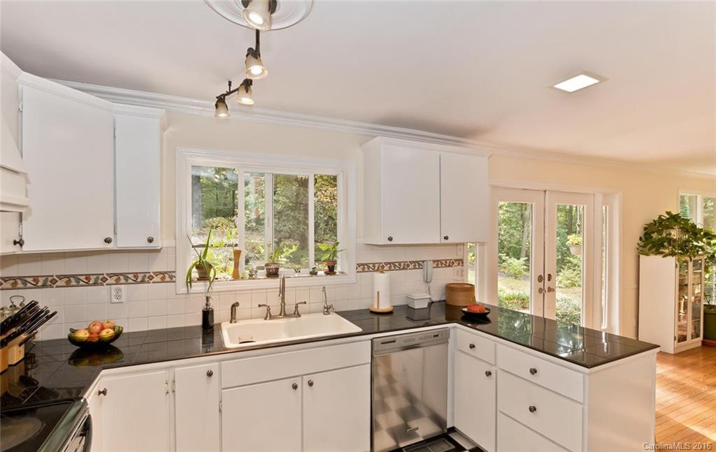 1386 Pinnacle Mountain Road - Photo 14