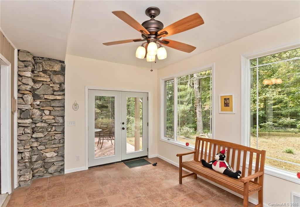1386 Pinnacle Mountain Road - Photo 9