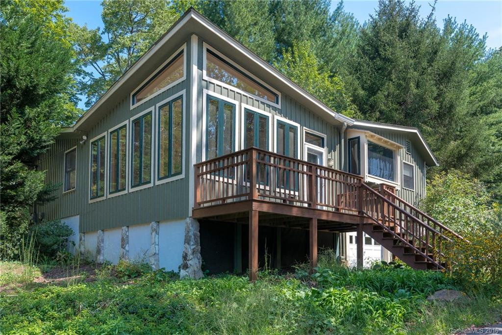 14 Rustling Pine Trail