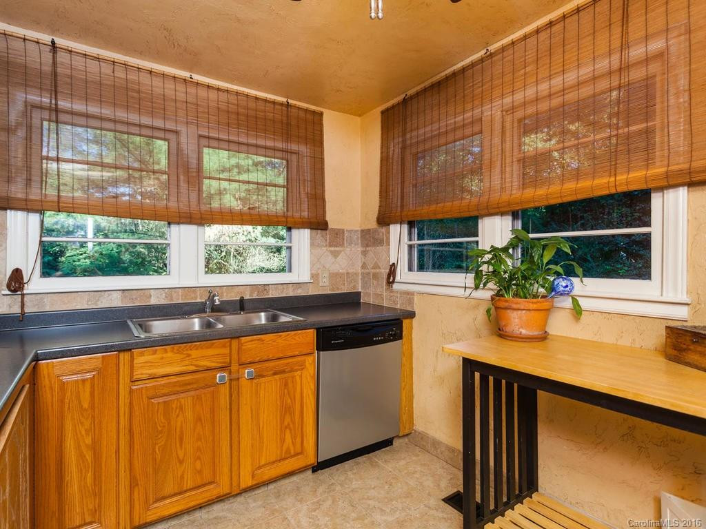 202 Calhoun Street - Photo 6