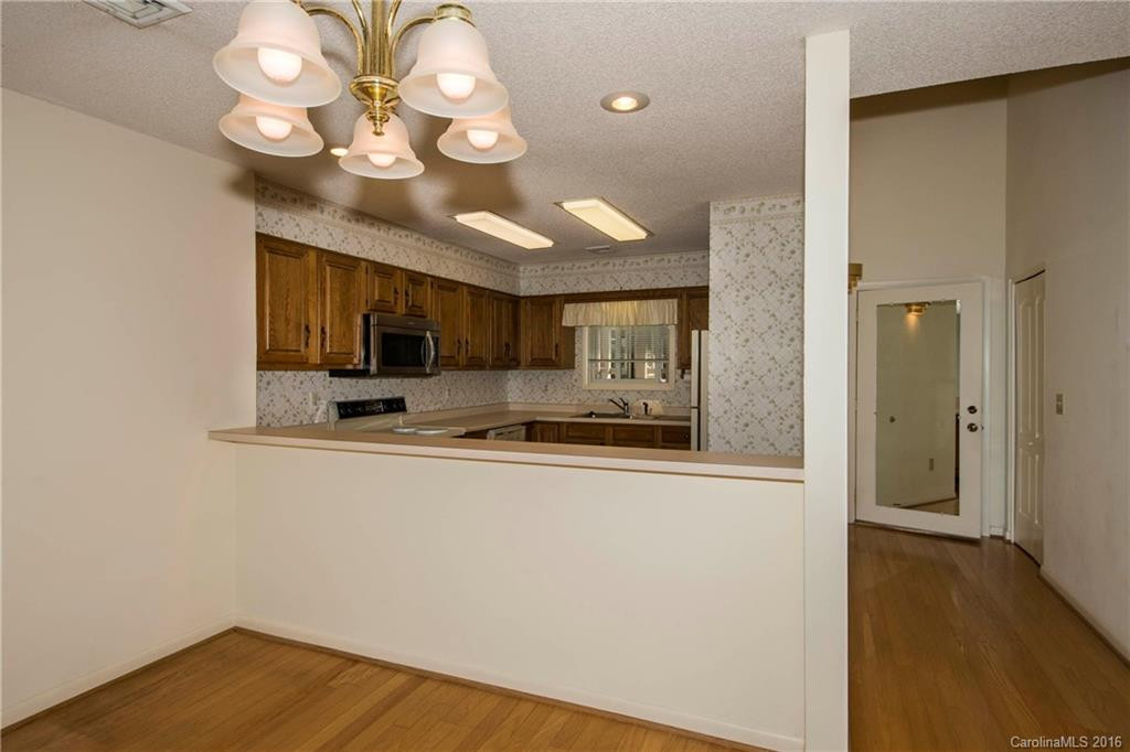 87 Willow Road #B-10 - Photo 7