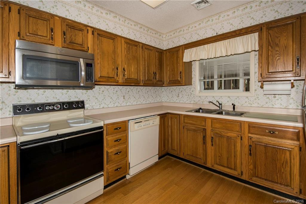 87 Willow Road #B-10 - Photo 8