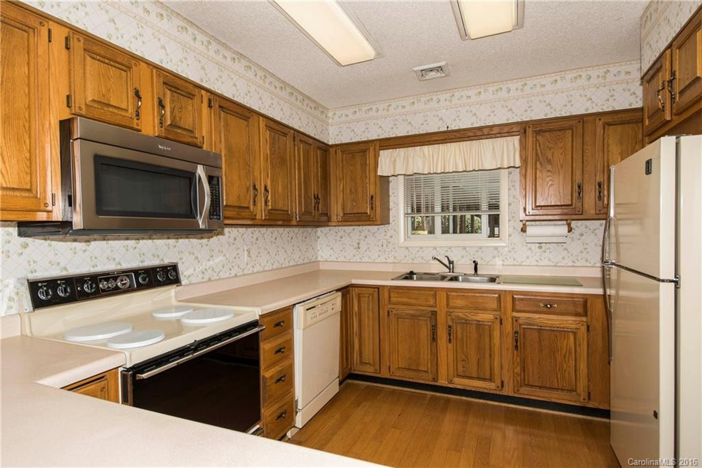 87 Willow Road #B-10 - Photo 9