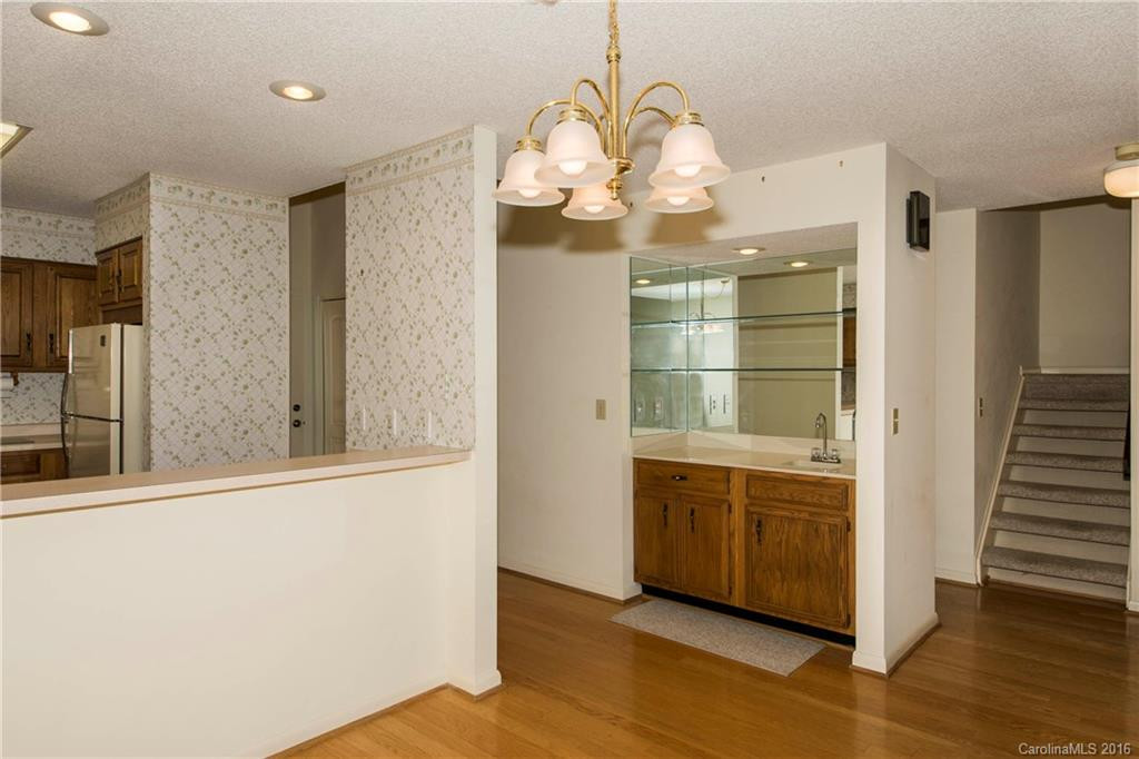 87 Willow Road #B-10 - Photo 10