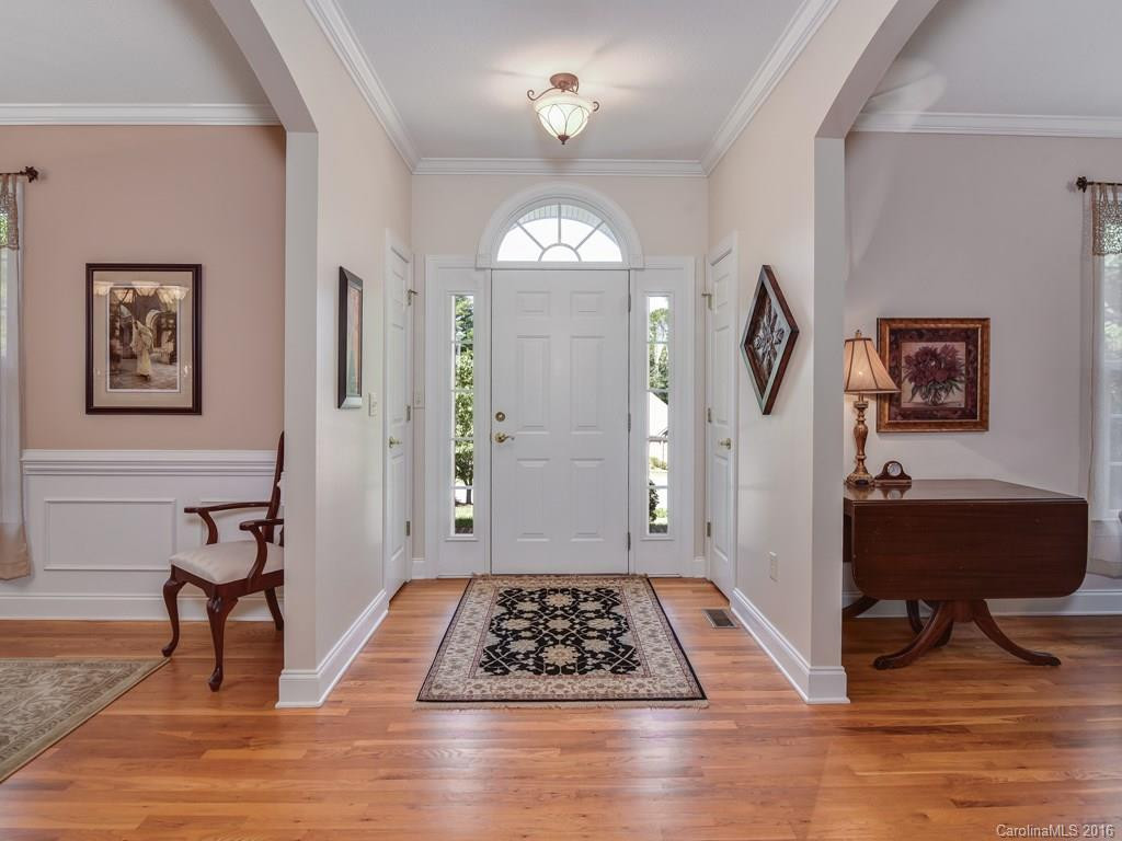 27 Chartwell Lane - Photo 2
