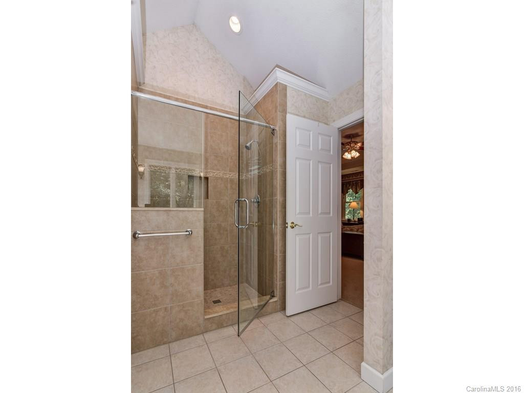 27 Chartwell Lane - Photo 13