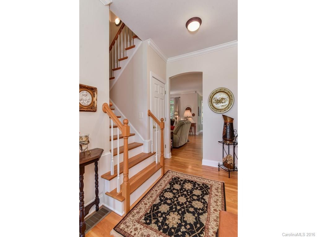 27 Chartwell Lane - Photo 5