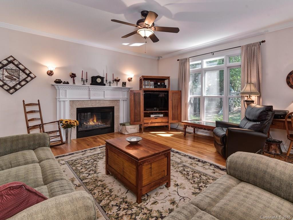 27 Chartwell Lane - Photo 6