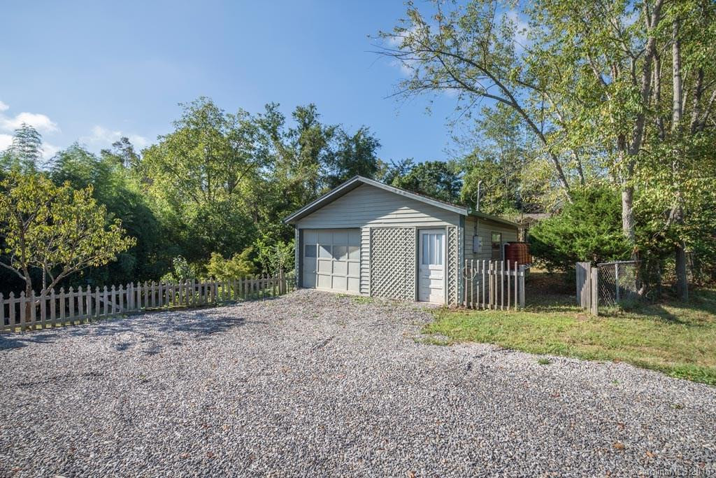 25 East Porter Road - Photo 22