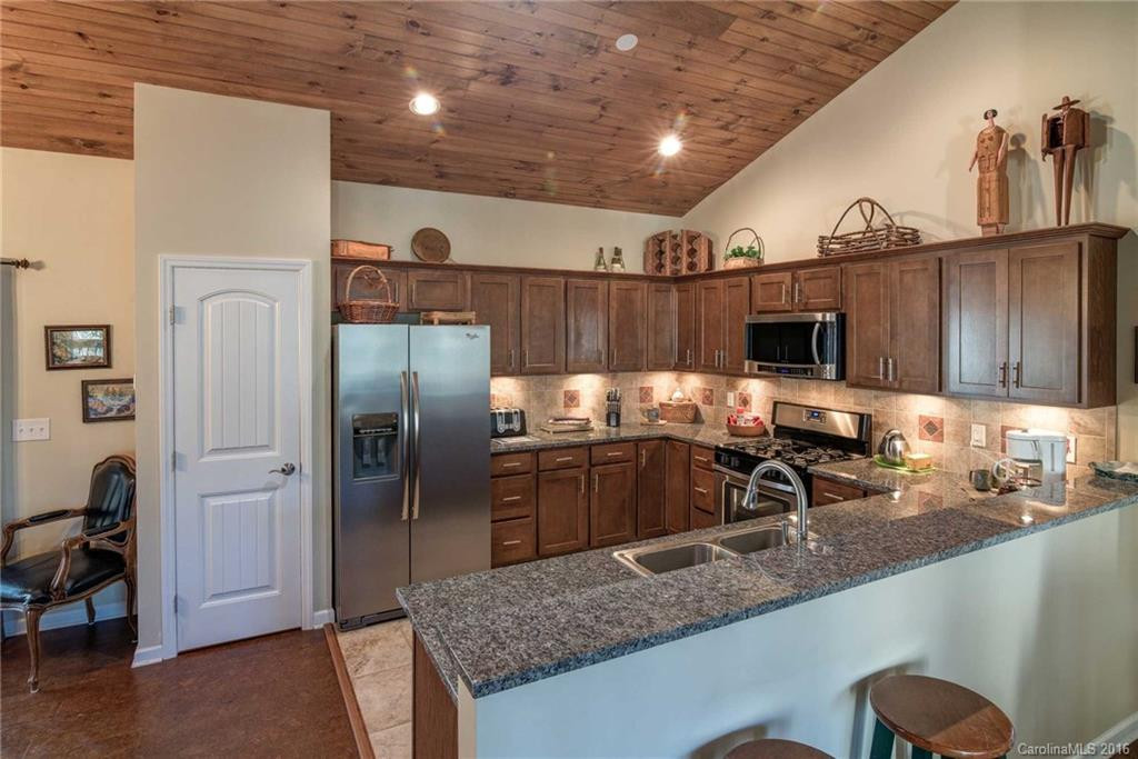 25 Lake Avenue - Photo 15