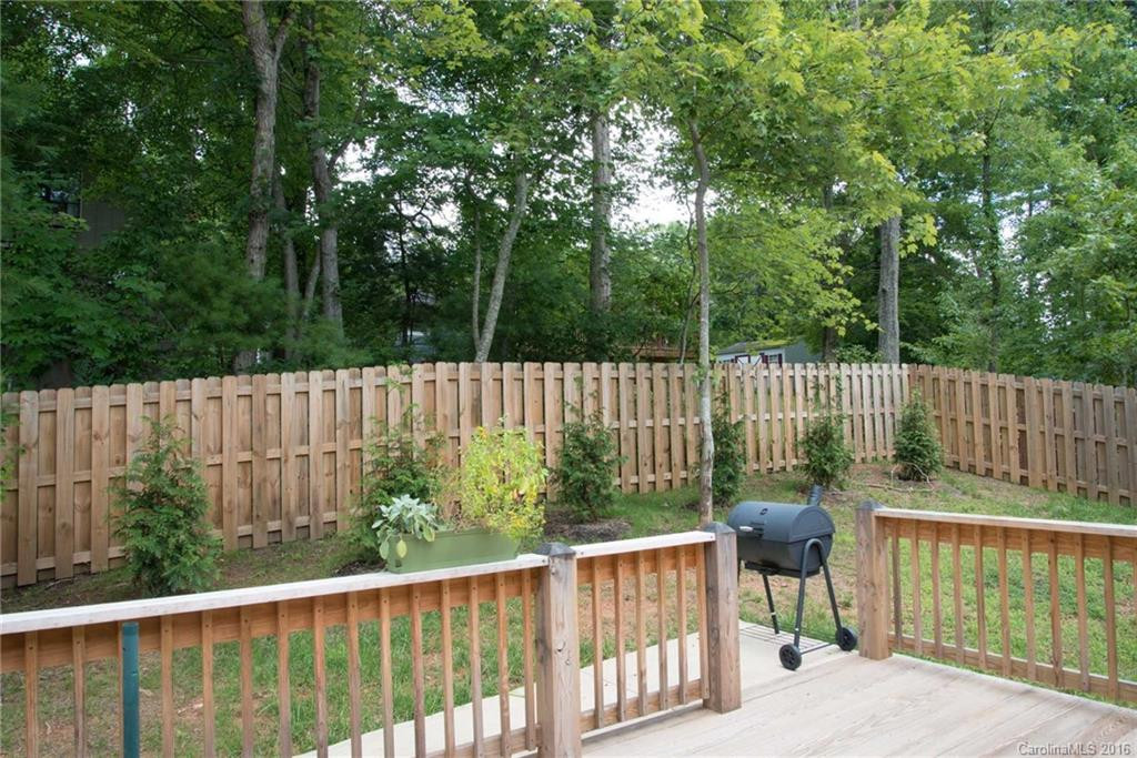 25 Lake Avenue - Photo 4