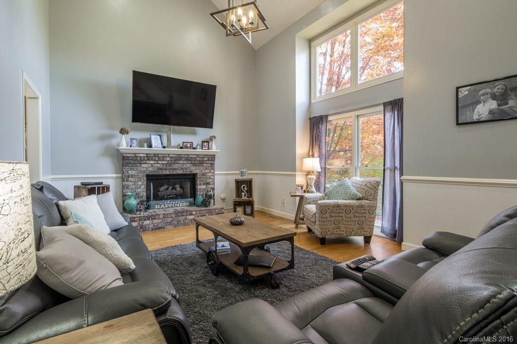 1004 Willow Ridge Drive - Photo 3