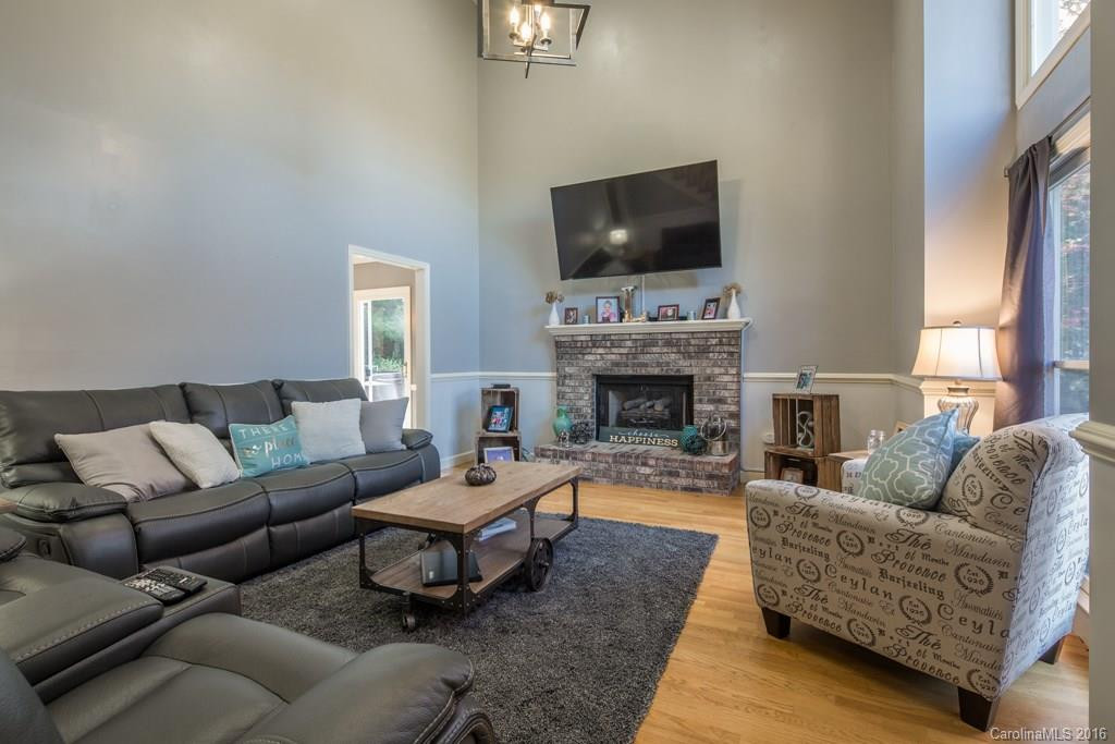 1004 Willow Ridge Drive - Photo 6