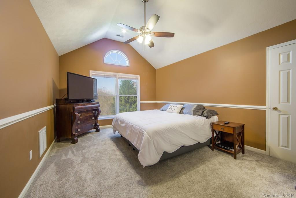 1004 Willow Ridge Drive - Photo 10