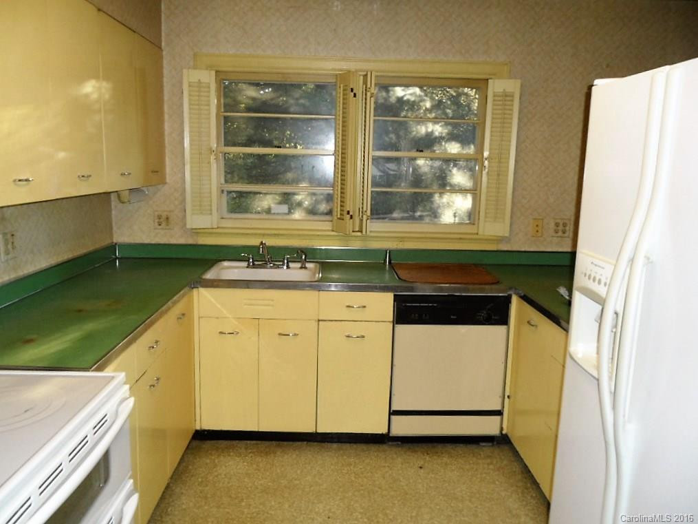 235 Balsam Drive - Photo 3