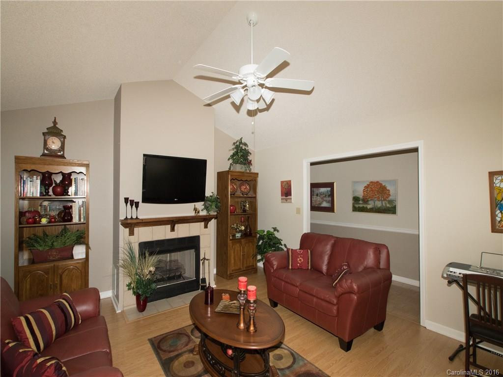 12 Gray Wolf Lane #N/A - Photo 3
