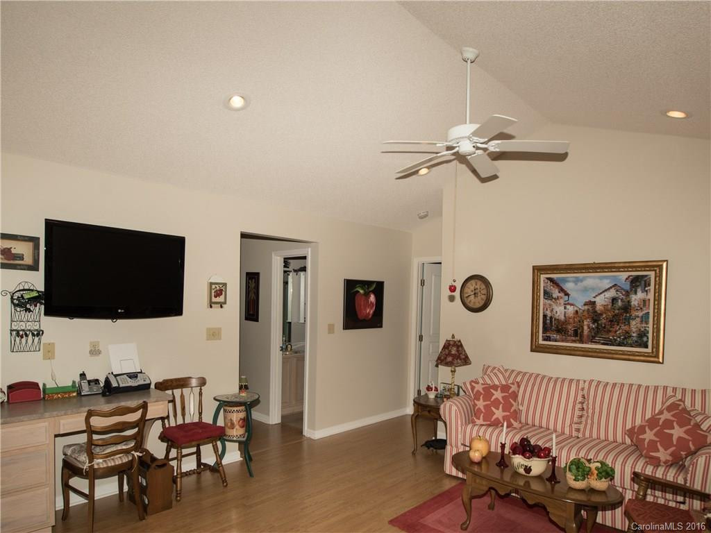 12 Gray Wolf Lane #N/A - Photo 6