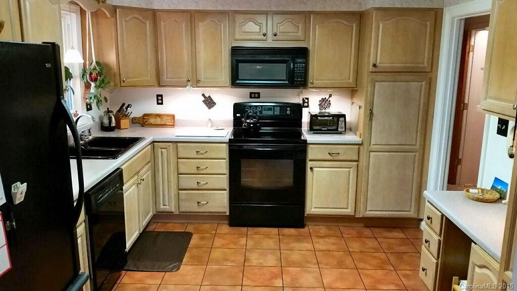 232 Dundeve Circle #16 - Photo 8