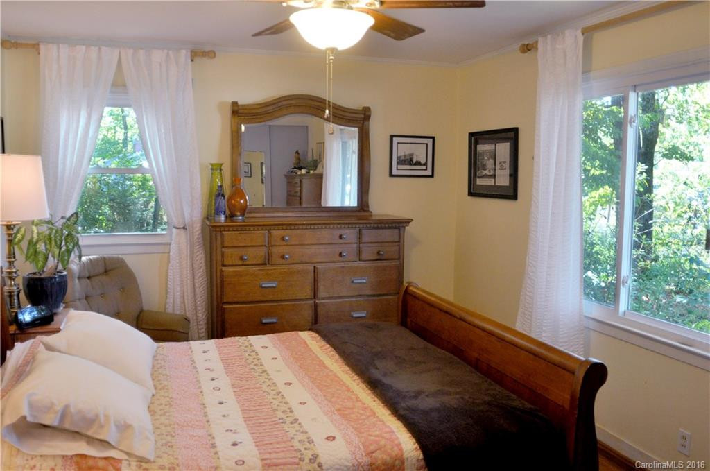 493 Peak Street - Photo 11