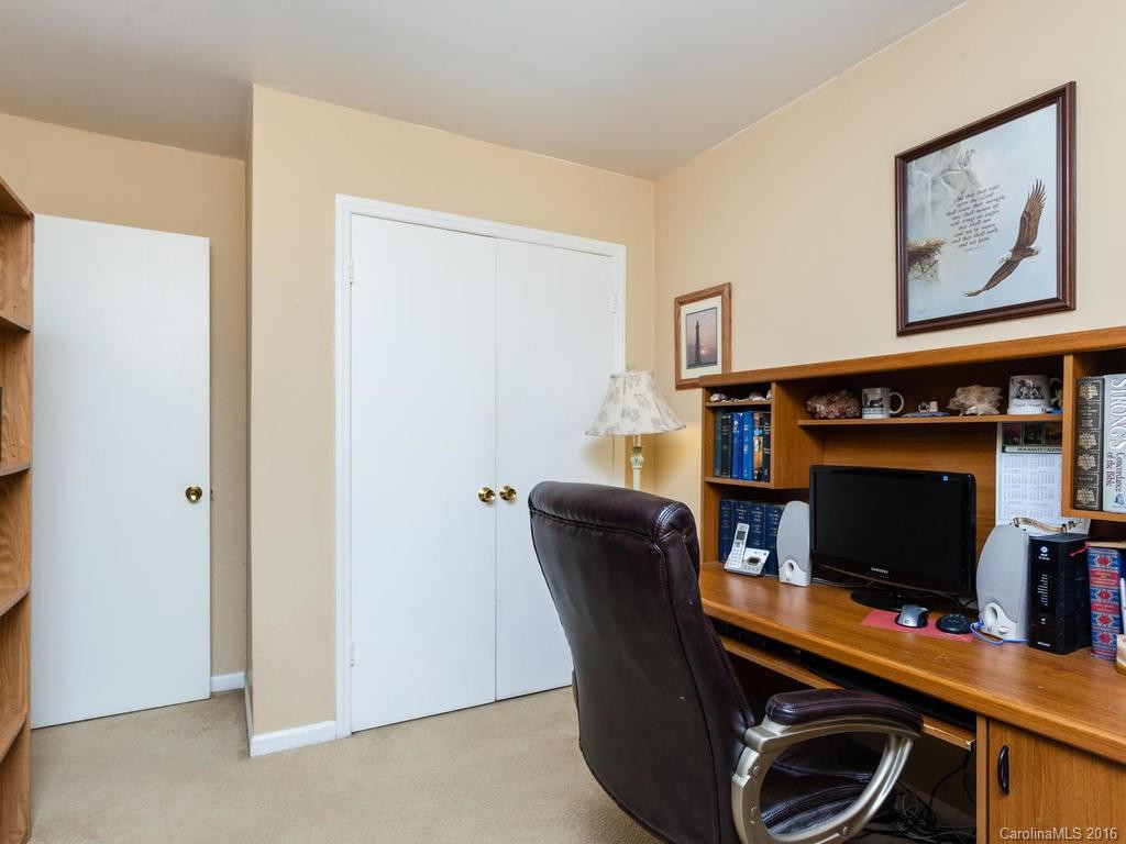 34 Mt Carmel Drive - Photo 16