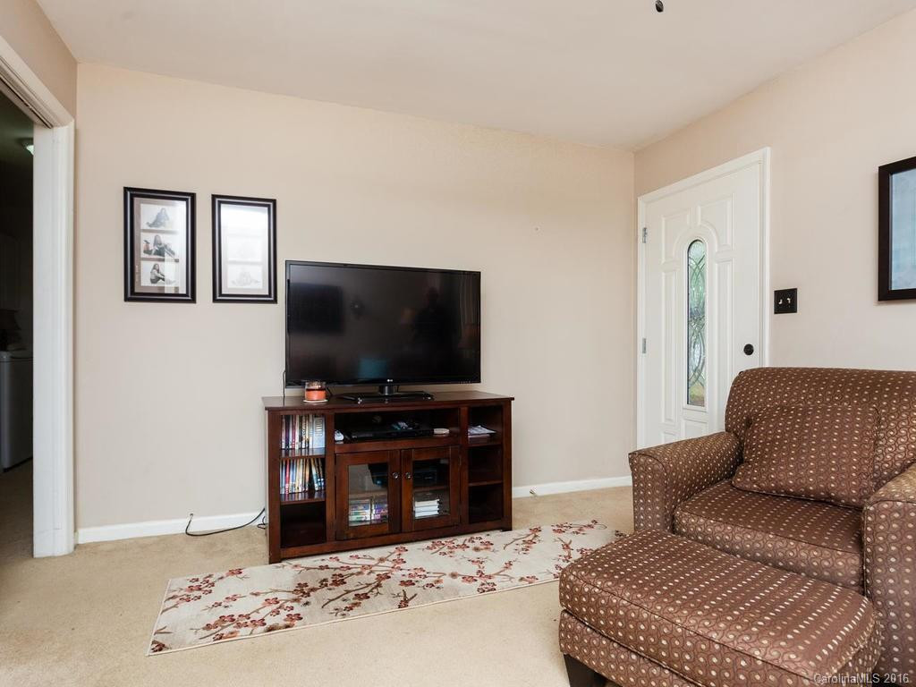 34 Mt Carmel Drive - Photo 7