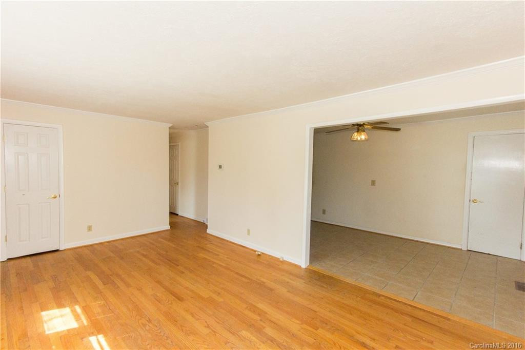 47 Springside Drive - Photo 5