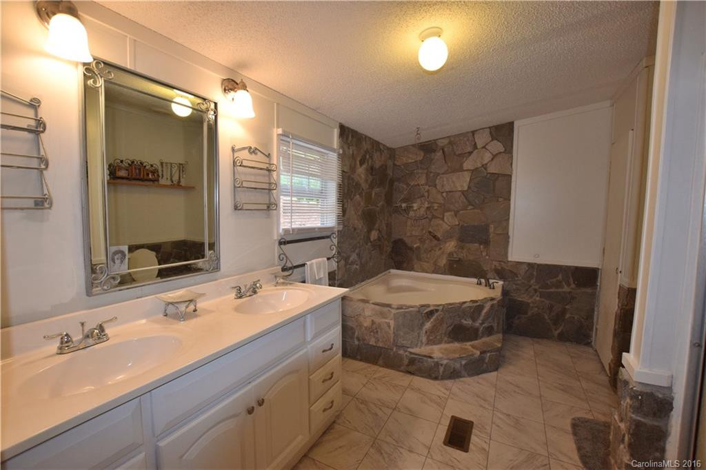 81 Spring Mountain Road - Photo 11