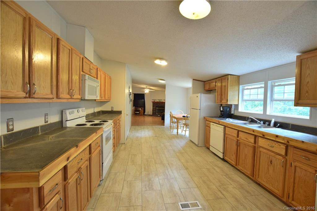 81 Spring Mountain Road - Photo 3