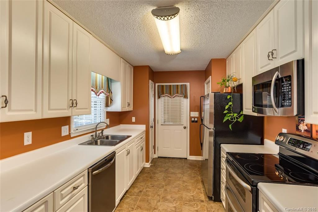 136 Cricket Creek Drive - Photo 11