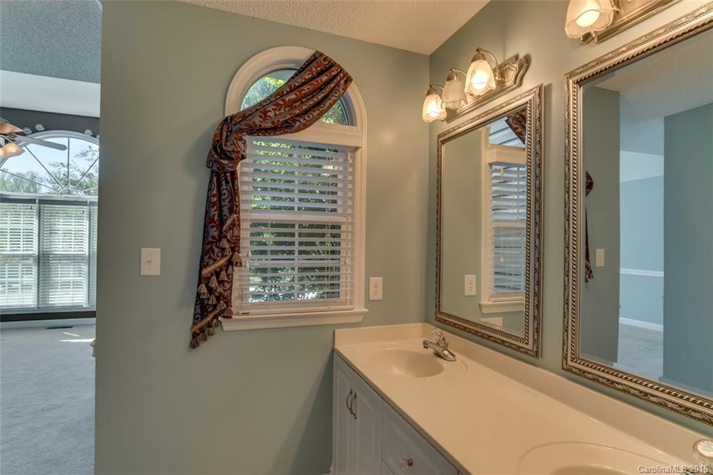 136 Cricket Creek Drive - Photo 14