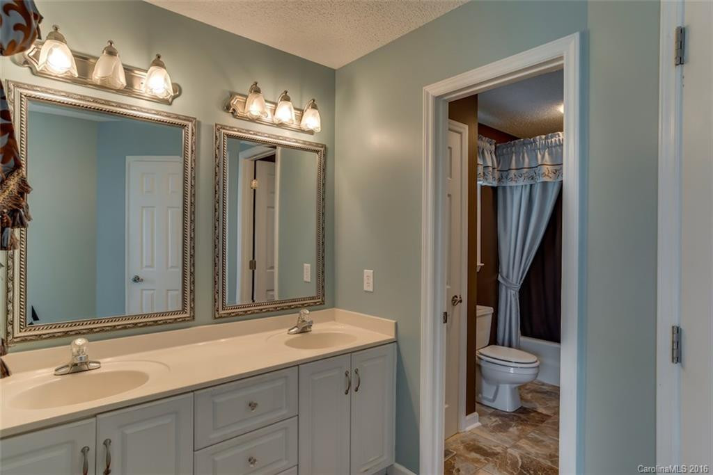 136 Cricket Creek Drive - Photo 15