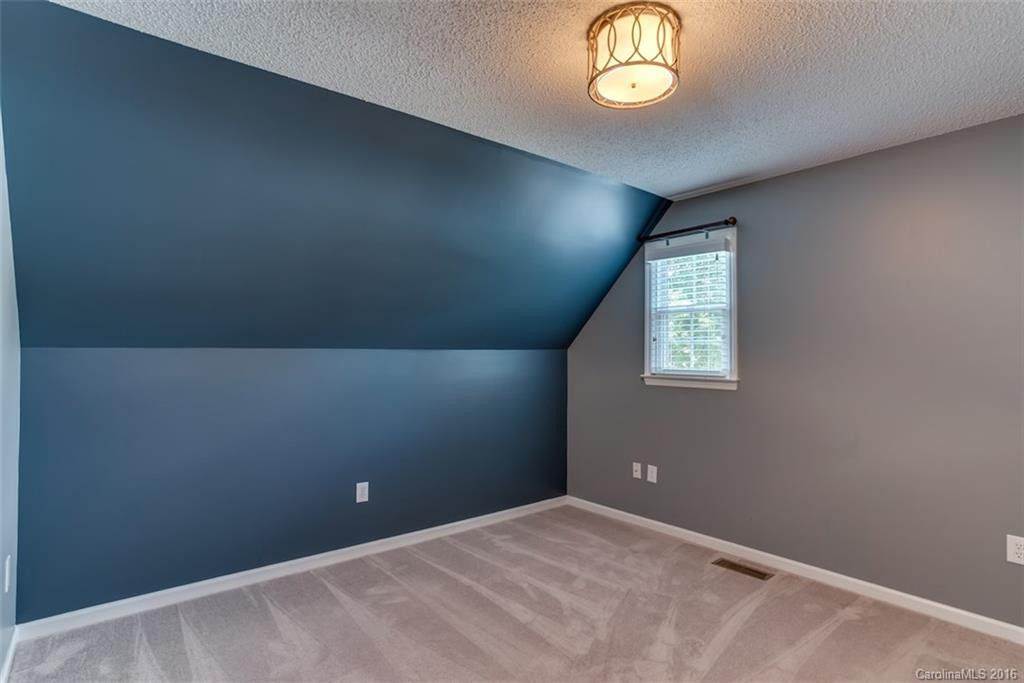 136 Cricket Creek Drive - Photo 18