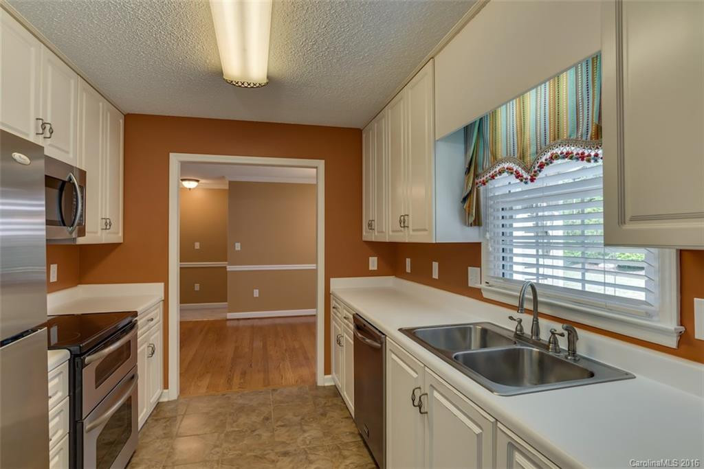 136 Cricket Creek Drive - Photo 10