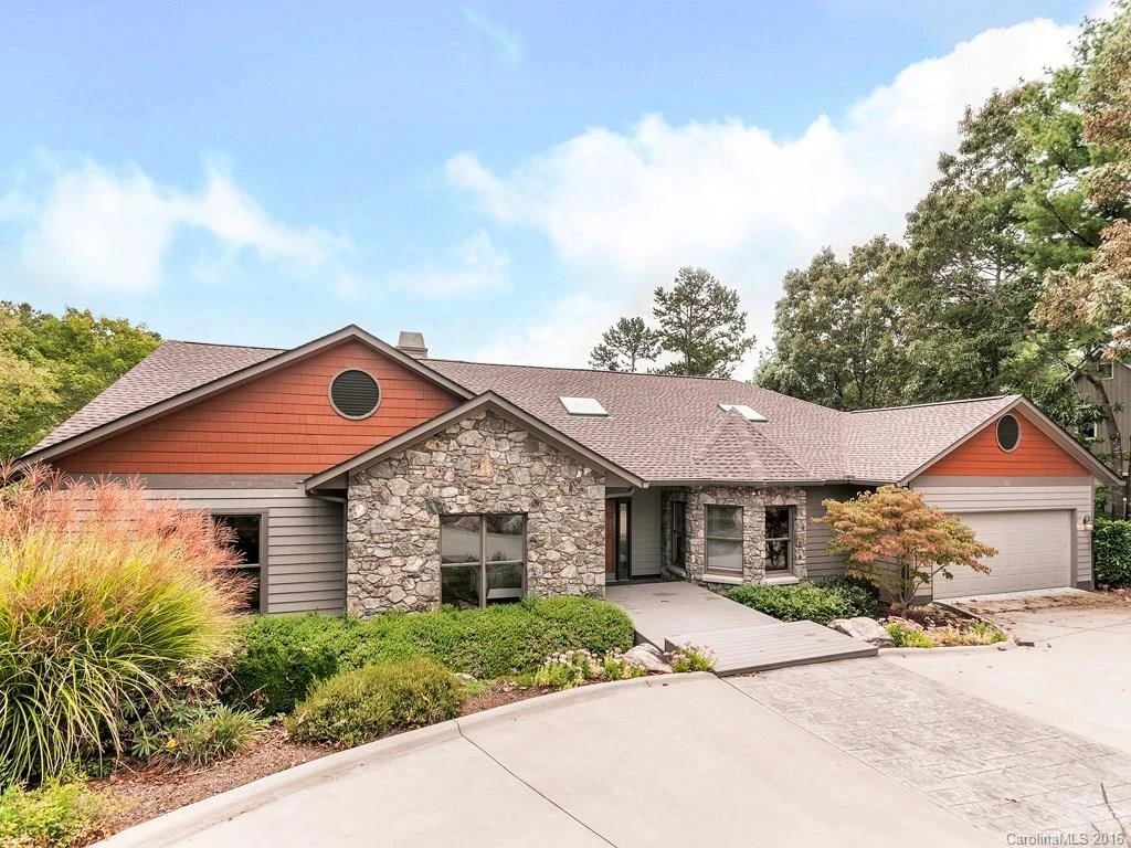 90 Hillcrest Drive