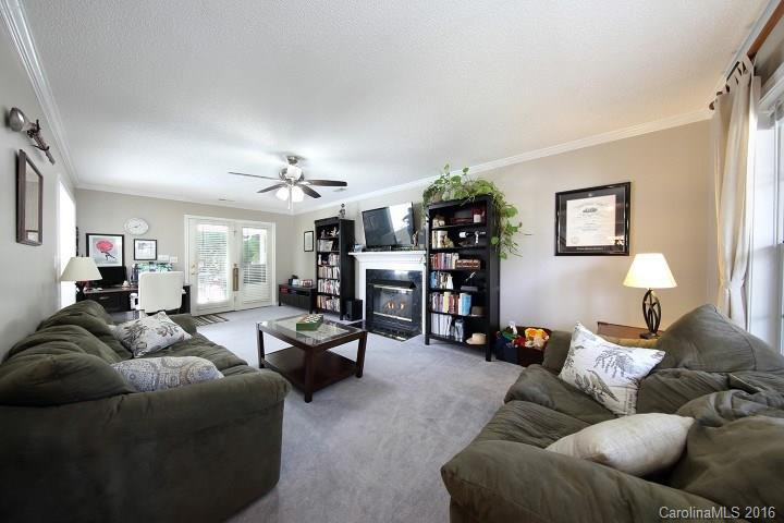 371 Glensprings Drive - Photo 3