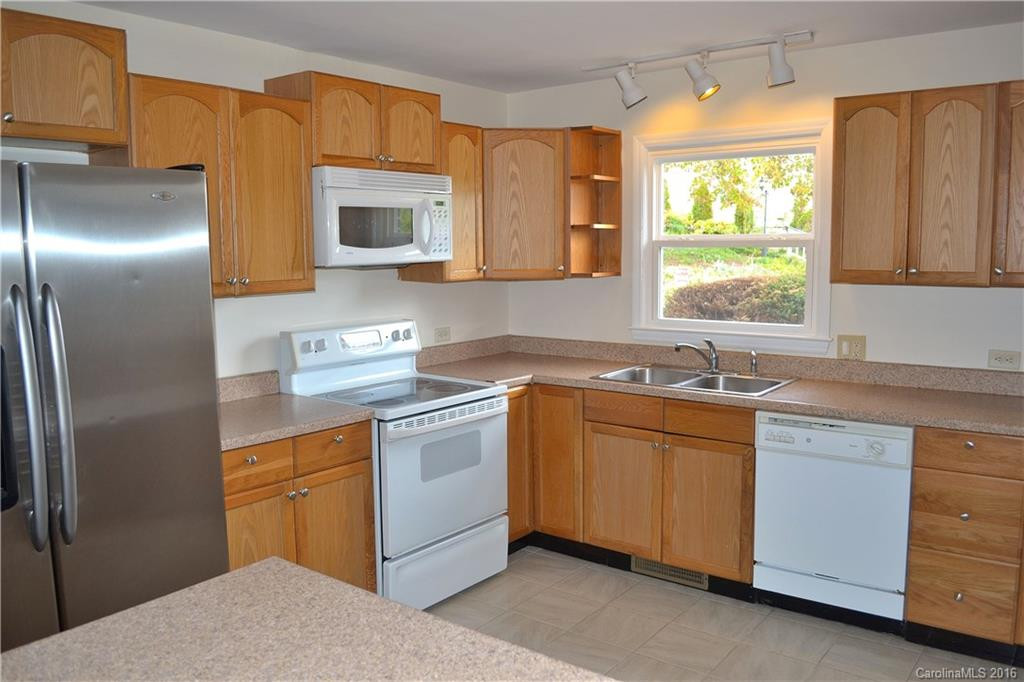 460 Bailey Street #3 - Photo 5