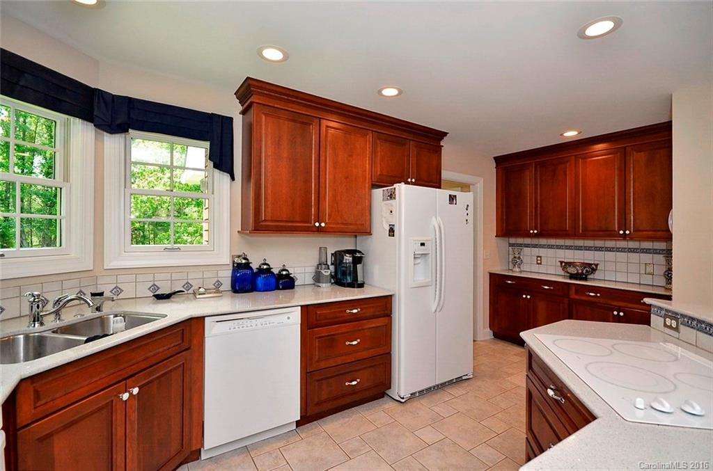 223 Fairway Terrace - Photo 11