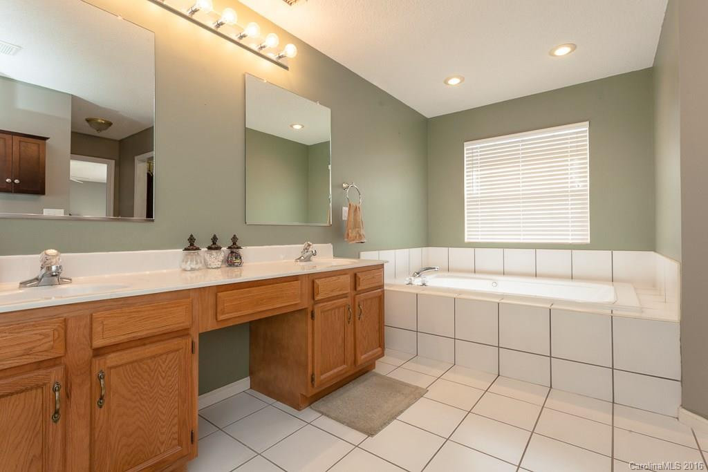 4 Golden Lane - Photo 15