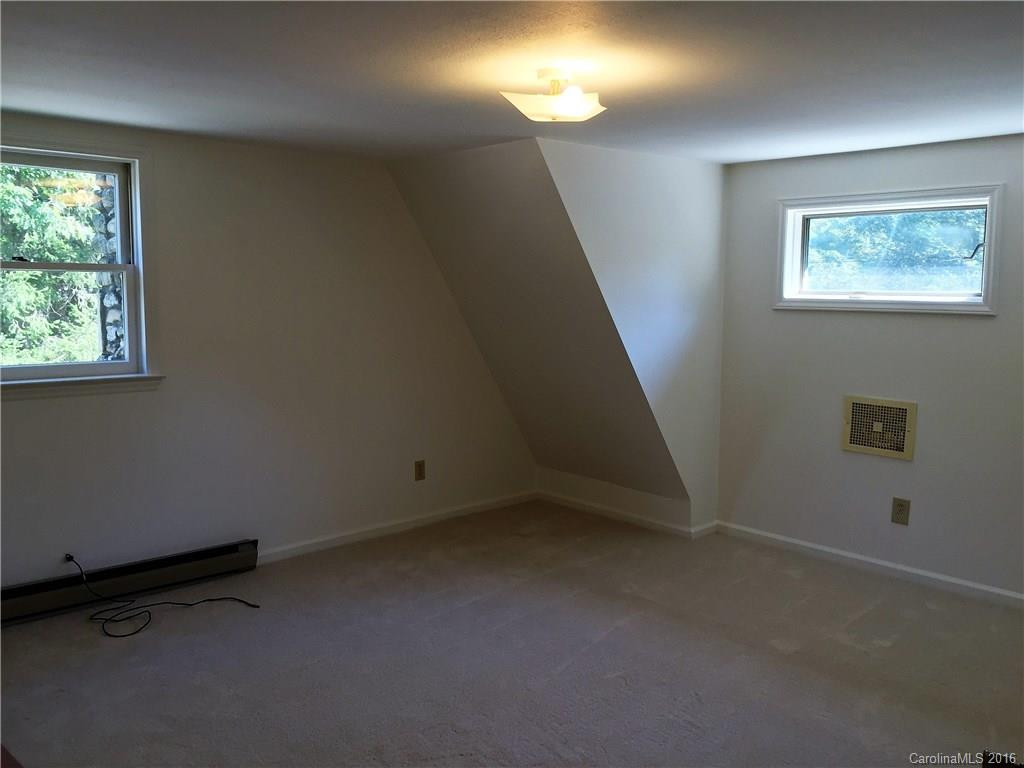557 Bee Tree Road - Photo 14