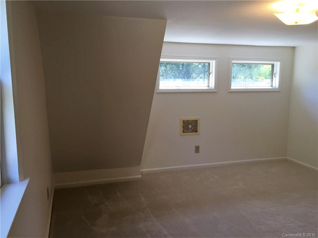 557 Bee Tree Road - Photo 15